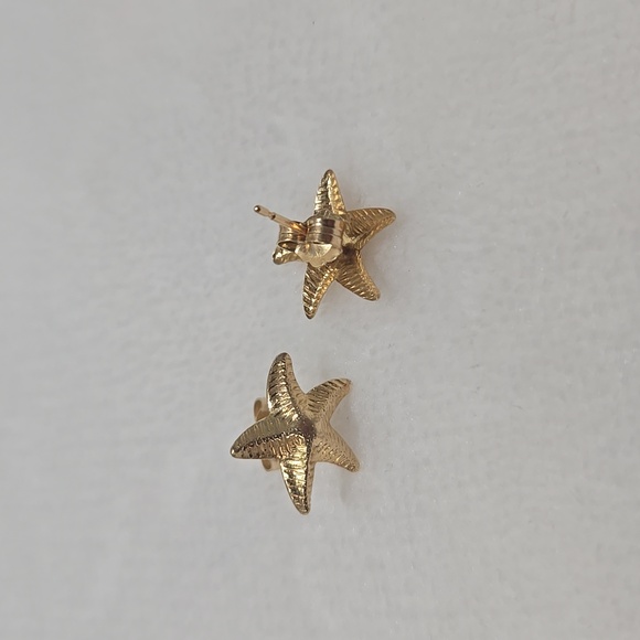 14k Yellow Gold Starfish Earrings - Picture 3 of 7